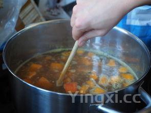 新疆大盘鸡的做法视频，新疆大盘鸡做法