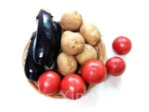 茄子炖土豆做法，土豆茄子的家常做法