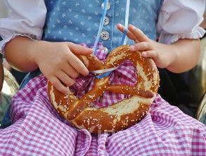 猪肉洋葱馅饺子的做法,洋葱蒸饺这样做隔壁小孩都馋哭了
