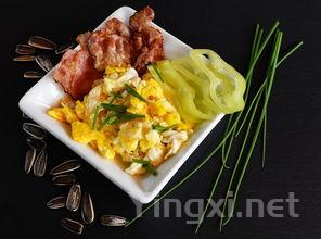 家常韭菜炒鸡蛋,韭菜翠绿不出水、鸡蛋滑嫩不老的技巧全在这