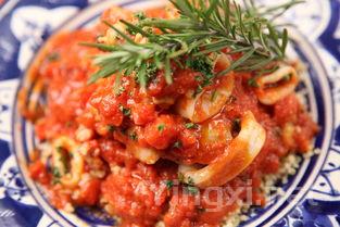 金黄酥脆蒜香排骨,家常美味经典菜肴